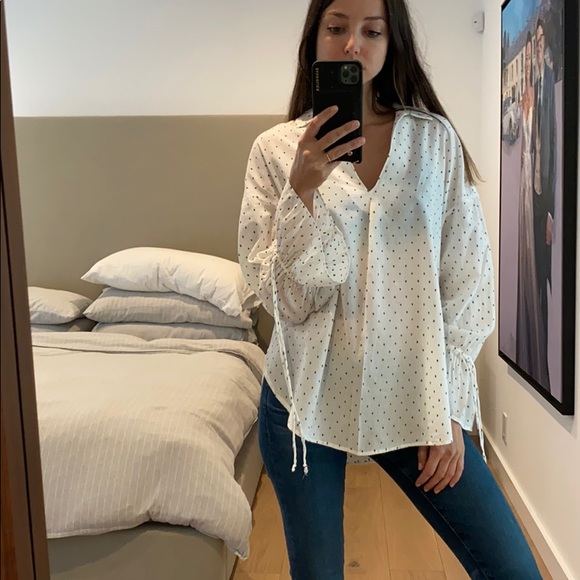 H&M shirt. - Picture 7 of 10